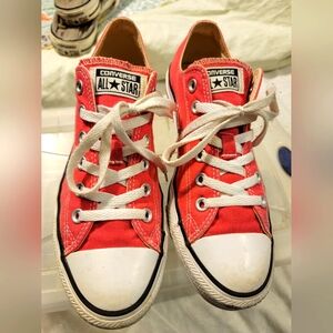 PINK CONVERSE CHUCKS